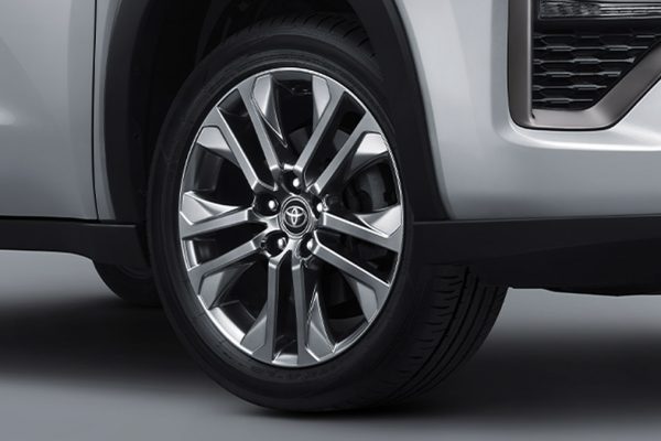 Innova Zenix
